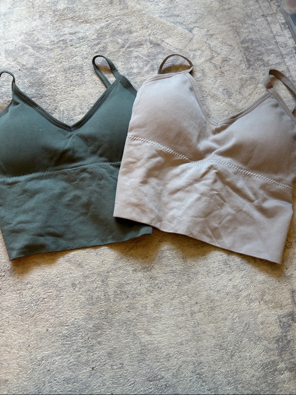 Seamless V-Neck Padded Crop Tops - Olive Green & Taupe